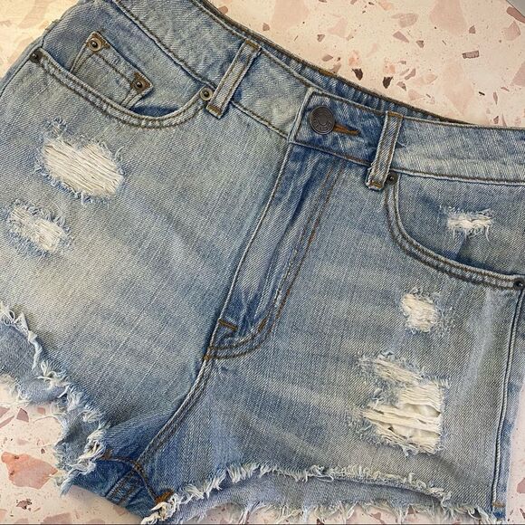 BDG High Rise Dree Cheeky Jean Shorts - Picture 15 of 15